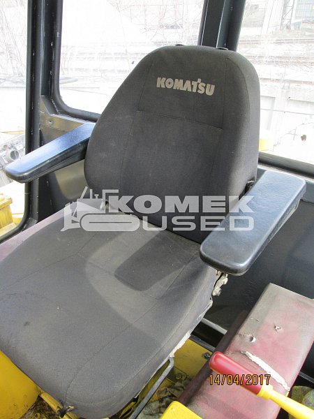 Трубоукладчик  Komatsu D355C-3